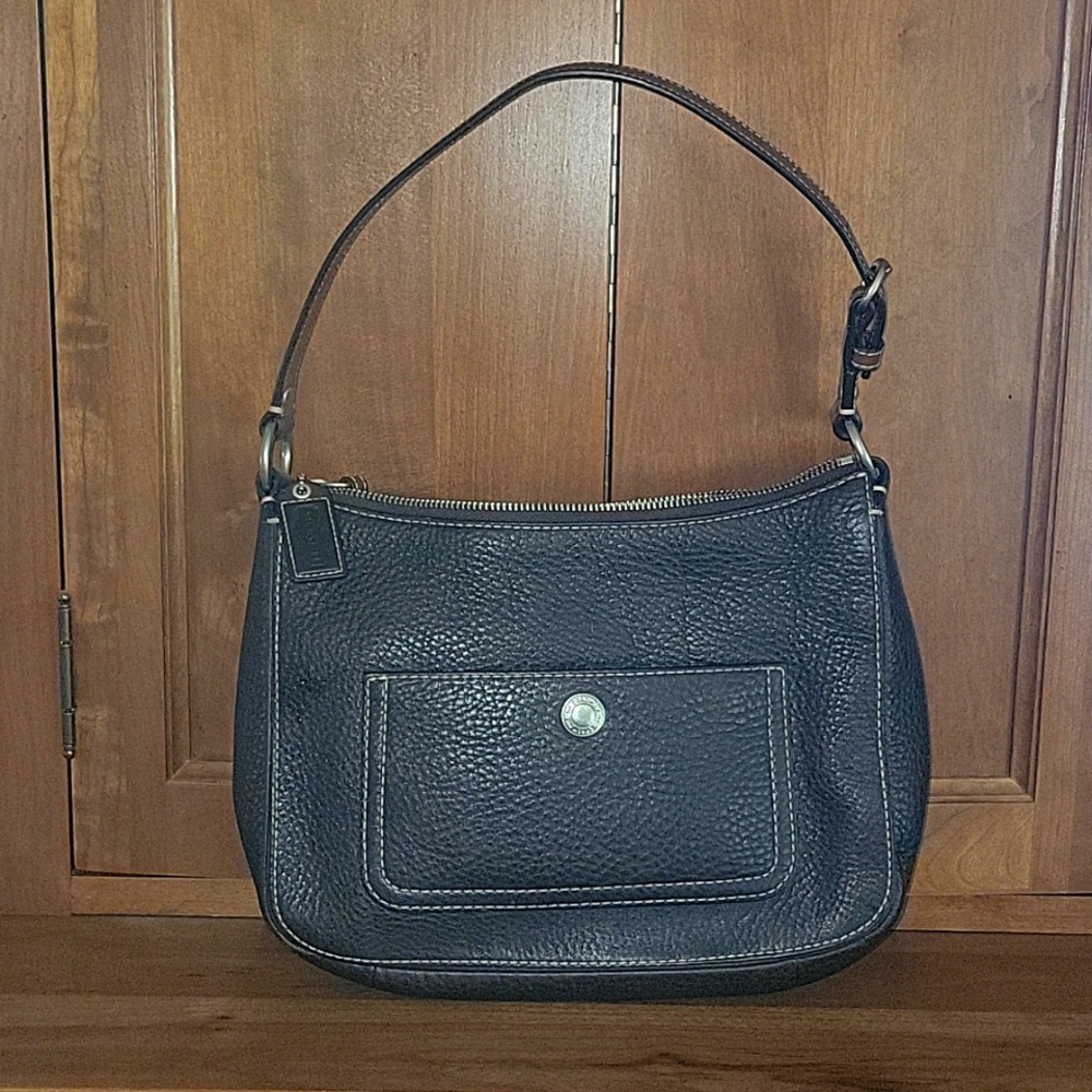 EUC Coach pebbled brown shoulder bag.